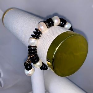 Sea pearl beaded stretch bracelet